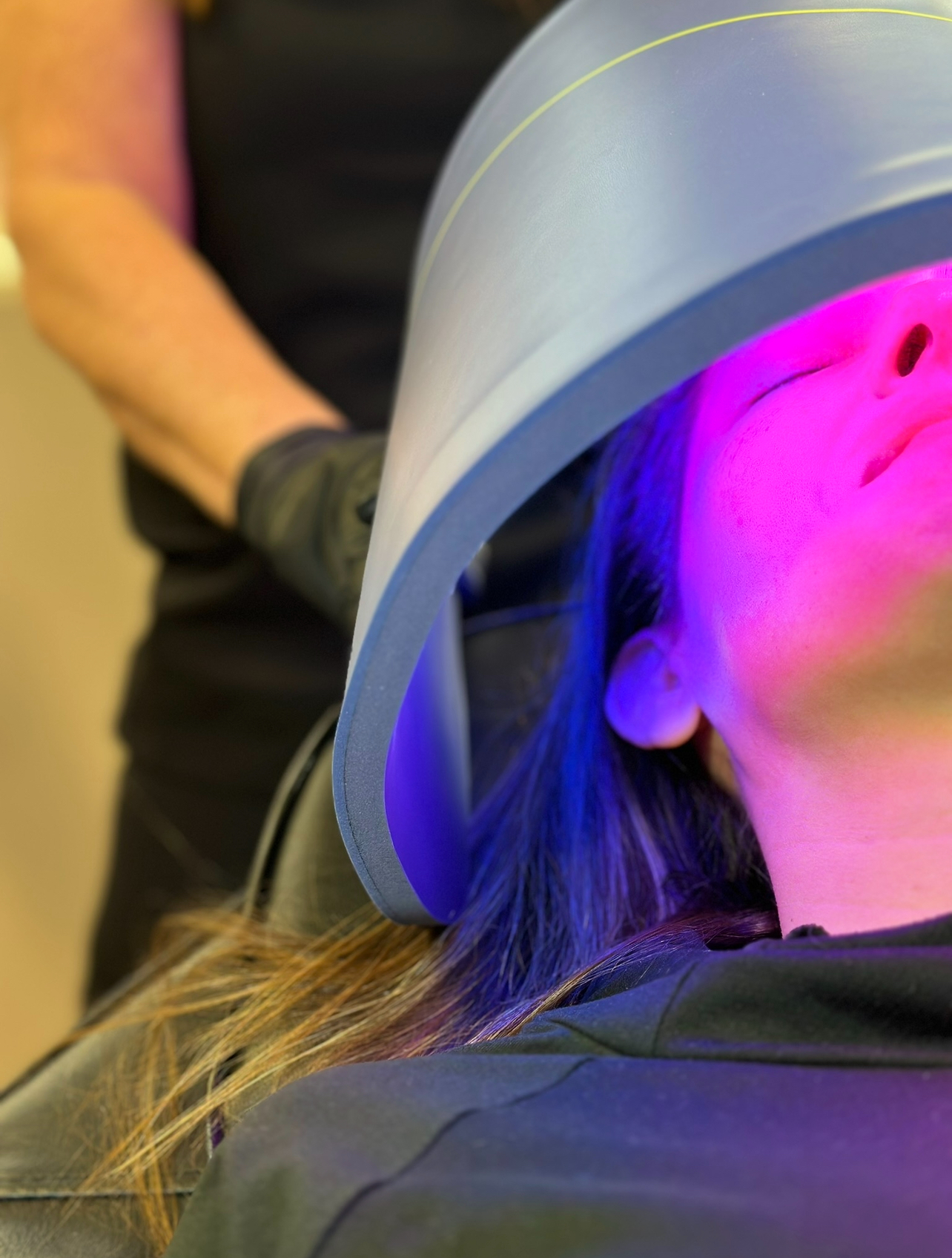 The Benefits of Red Light Therapy for Radiant Skin